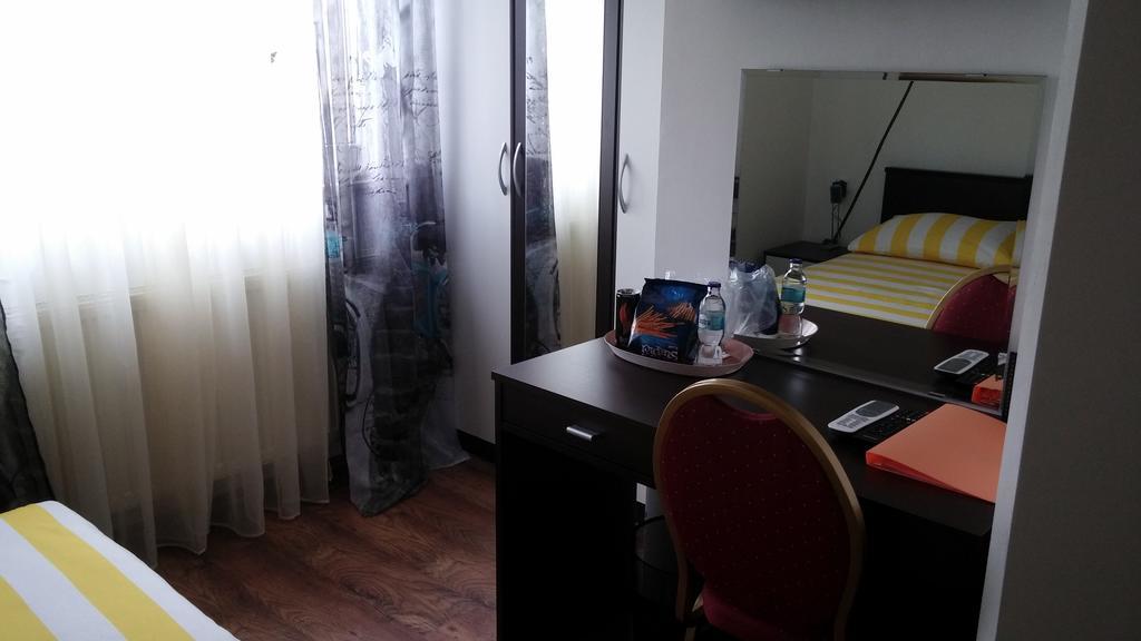 Rooms Du-Na Zagreb Ngoại thất bức ảnh
