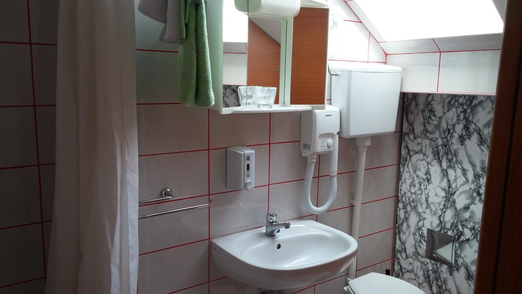 Rooms Du-Na Zagreb Ngoại thất bức ảnh