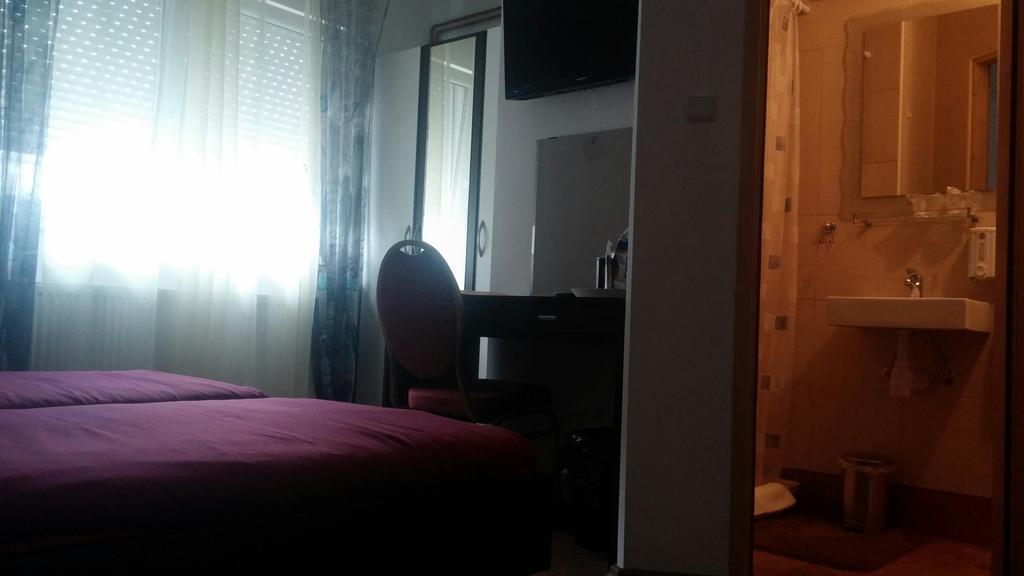 Rooms Du-Na Zagreb Ngoại thất bức ảnh